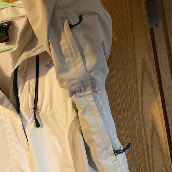 Gray & White Jacket - The North Face - Picture 6 of 16